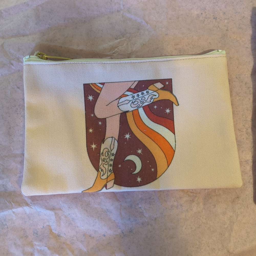 Cream Graphic Clutch